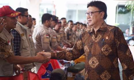 Mendagri Tjahjo Kumolo saat pelepasan Tim Pendampingan Kemendagri di depan Halaman Kantor Pusat Kemendagri, Selasa (2/10)