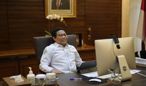 Menteri Desa PDTT Abdul Halim Iskandar meminta agar perempuan desa berperan lebih besar, khususnya pengelolaan dana eks Unit Pengelola Kegiatan (UPK) Program Nasional Pemberdayaan Masyarakat (PNPM).