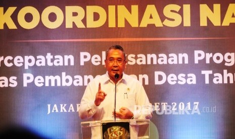 Mendes PDTT Eko Sandjojo menyampaikan arahannya pada pembukaan Rapat Koordinasi Nasional, Percepatan Pelaksanaan Program Prioritas Pembangunan Desa Tahun 2017, di Jakarta, Kamis (2/3).