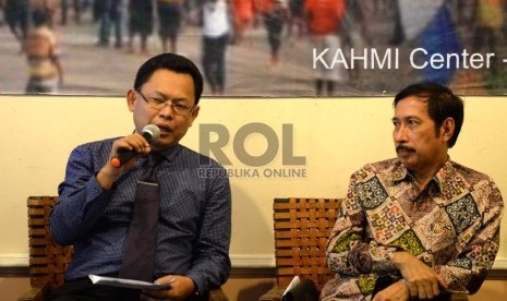 Menelisik Kerusuhan Tolikara. (dari kiri) Pengamat Intelijen Wawan Purwanto dan Sosiolog UIN Syarif Hidayatullah Jakarta Musni Umar saat diskusi yang diadakan oleh KAHMI d Jakarta, Rabu (29/7).