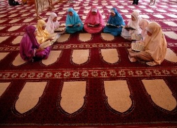 Mengaji di Pesantren Yatim As-Syafiiyah 