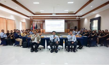 Mengawal progres pembangunan Kawasan Ekonomi Khusus (KEK) Sanur, Kantor Wilayah (Kanwil) Bea Cukai Bali Nusra bersama Direktorat Fasilitas Kepabeanan Bea Cukai, Bea Cukai Ngurah Rai, Bea Cukai Denpasar serta Badan Usaha menggelar kegiatan focus group discussion (FGD) demi memperoleh gambaran teknis pelayanan dan pengawasan kepabeanan di KEK Sanur pada Rabu, (18/10/2023).