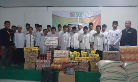 Mengawali 2018, Laznas Baitul Maal Hidayatullah (BMH) Perwakilan Jawa Barat menggulirkan program pendidikan bernama ‘Senyum Anak Indonesia’ dan pembagian paket gizi sehat. 