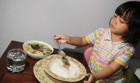 Mengerti anak bisa jadi lebih efektif ketimbang memaksanya untuk makan apa yang diinginkan orang tua.