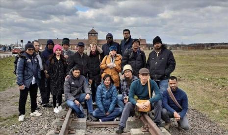 Mengunjungi Auschwitz, Mengingat Genosida Myanmar