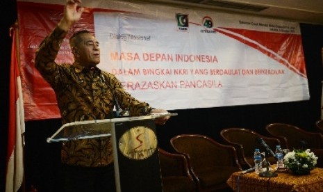  Menhan Ryamizard Ryacudu memberikan pemaparannya saat diskusi nasional di Jakarta, Jumat (2/10).