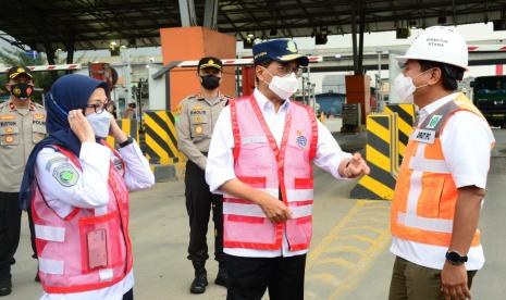 Menhub Antisipasi Kepadatan Kontainer di Tanjung Priok