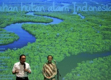 Menhut Zulkifli Hasan ketika menghadiri pekan budaya Greenpeace