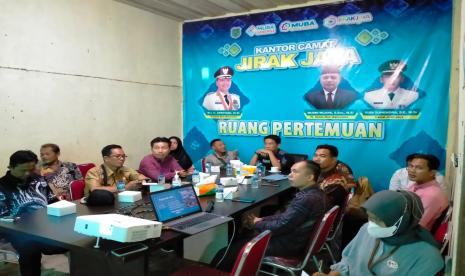 Menjelang pelaksanaan Pendataan Awal Registrasi Sosial Ekonomi (Regsosek) Tahun 2022, yang akan dimulai  15 Oktober mendatang, Pemkab Musi Banyuasin (Muba) bersama Badan Pusat Statistik (BPS) Muba melaksanakan Rapat Koordinasi Regsosek seluruh desa dan kelurahan di Kabupaten Muba secara virtual bertempat di Ruang Rapat Bupati Muba, Jumat (7/10/2022).