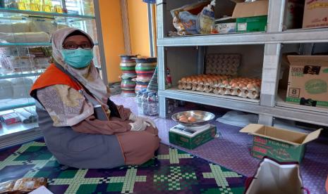 Menjelang Rapat Anggota Tahunan (RAT) yang ke-2, Relawan Rumah Zakat melakukan monitoring sekaligus pendampingan terhadap Badan Usaha Milik Masyarakat (BUMMas) Sindang Mandiri yang berlokasi di blok Pahing Desa Sindanglaut, Kabupaten Cirebon. Monitoring ini dilakukan untuk memastikan bahwa kondisi BUMMas sehat secara keuangan, Rabu (11/8).