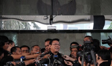 Menko Kesra Agung Laksono