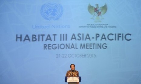 Menko Maritim dan Sumber Daya Rizal Ramli menyampaikan sambutan pada pembukaan Habitat III Asia-Pacific Regional Summit di Jakarta, Rabu (21/10).