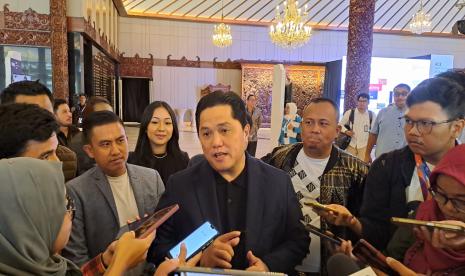 Menko Marves Ad Interim Erick Thohir usai menghadiri The Asian Creative & Digital Economy Youth Summit (ACE-YS) di TMII, Jakarta, Sabtu (28/10/2023).