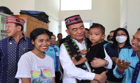 Menko Muhadjir Effendy meminta anak-anak di desa pesisir banyak makan ikan laut untuk mengatasi stunting.