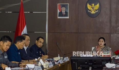 Coordinating Minister for Human Development and Culture, Puan Maharani (right) leads a coordination meeting on Asian Games security with a number of ministers and representatives from ministries and state institutions in Jakarta, on Thursday.