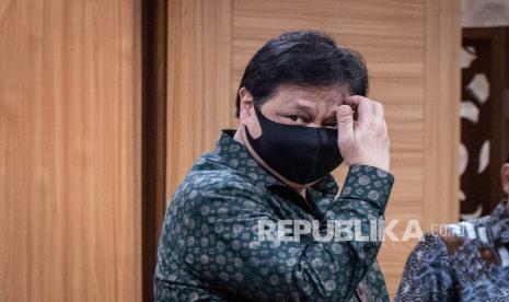 Menko Perekonomian Airlangga Hartarto mengatakan pemerintah menyiapkan sejumlah hotel sebagai tempat perawatan pasien Covid-19. Upaya ini dilakukan antisipasi kebutuhan pasien Covid-19 yang lebihi kapasitas rumah sakit.