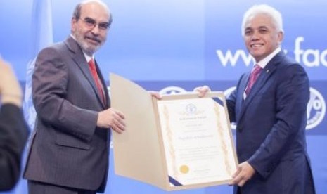  Menko Perekonomian, Hatta Rajasa, menerima penghargaan FAO di Roma, Italia