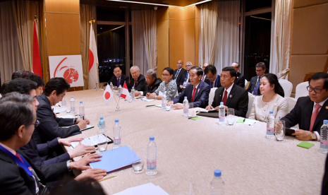 Menko PMK dampingi Presiden dalam pertemuan dengan PM Jepang di sela-sela KTT ASEAN di Manila.