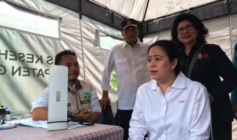 Menko PMK Puan Maharani, Menteri Perhubungan Budi Karya Sumadi, dan Menteri Kesehatan Nila F Moeloek, melakukan pemeriksaan kesehatan di pos terpadu, Limbangan, Garut, Rabu (29/5). 