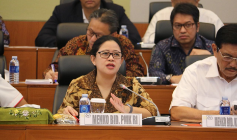 Menko PMK Puan Maharani rapat pembahasan RKA dalam RAPBN-P 2019 di Banggar DPR.