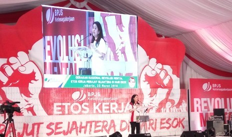 Menko PMK Puan Maharani saat pencanangan Gerakan Nasional Revolusi Mental di BPJS Ketenagakerjaan di Jakarta, Rabu (23/3).