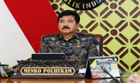 Menko Polhukam Marsekal (Purn) Hadi Tjahjanto mengingatkan bahaya judi online 