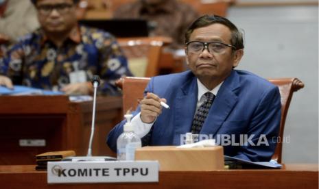 Menko Polhukam Mahfud MD. Mahfud meminta Denny Indrayana menjaga Anies Baswedan agar tetap bisa jadi capres.