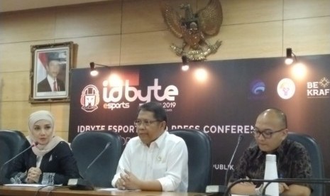 Menkominfo RI, Rudiantara dalam konferensi Pers IDBYTE Esports di kantor Kemkominfo, Jakarta, Selasa (27/8). 