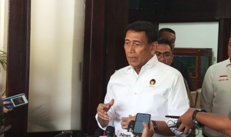 Menkopolhukam Wiranto memberikan keterangan, Kemenkopolhukam, Jakarta, Senin (10/6).