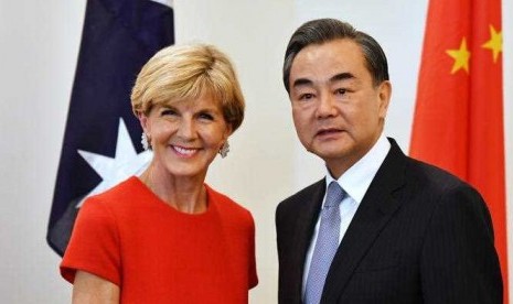 Menlu Australia Julie Bishop dan Menlu China Wang Yi bertemu di Parliament House di Canberra, 7 Februari 2017.