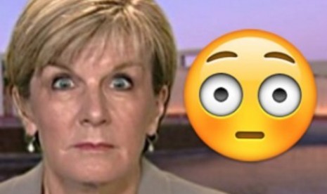 Menlu Julie Bishop dikenal sangat aktif di media sosial dan sering pula menggunakan simbol-simbol emoji. 