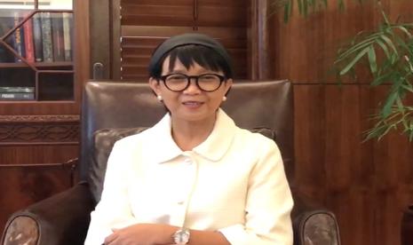 Menlu Retno Marsudi. Retno Marsudi mendesak Uni Eropa (EU) untuk memberikan perlakuan yang adil terhadap minyak kelapa sawit, dalam pernyataan yang disampaikan pada Pertemuan ke-23 Tingkat Menteri ASEAN-EU yang berlangsung virtual, Selasa.