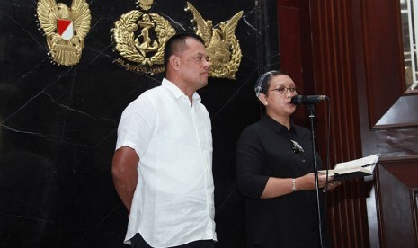 Menlu RI Retno Marsudi didampingi Panglima TNI  Jenderal TNI Gatot Nurmantyo saat konferensi pers di Kantor Panglima TNI, Jl. Merdeka Barat, Jakarta Pusat, Ahad (2/10).