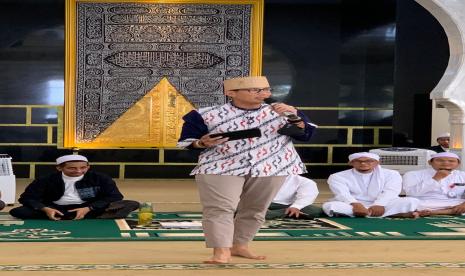 Menparekraf Sandiaga Salahuddin Uno dalam lawatan menyaksikan peluncuran program SDI 2022 yang dimulai di Pesantren Idrisiyyah, Kota Tasikmalaya, akhir pekan (18/6/2022). 