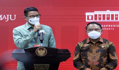 Menparekraf Sandiaga Uno berbicara selepas rapat terbatas dengan Presiden Joko Widodo membahas event olahraga internasional di Indonesia.