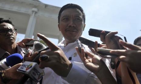 Menpora Imam Nachrowi memenuhi panggilan Presiden Joko Widodo di Kompleks Istana Kepresidenan Jakarta, Rabu (6/5).  (ANTARA/Andika Wahyu)