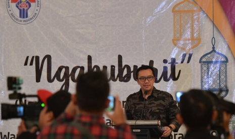 Menpora Imam Nahrawi berbicara saat media gathering Kemenpora di Bogor, Jawa Barat.