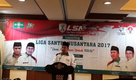 Menpora Imam Nahrawi dalam sambutan peluncuran Liga Santri Nusantara 2017, di Kantor PBNU, Jakarta, Kamis (27/7).