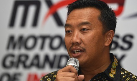 Menpora Imam Nahrawi memberikan keterangan pers terkait kejuaraan Motocross Grand Prix (MXGP) 2017 di Kemenpora, Jakarta, Rabu (18/1). 