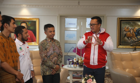 Menpora Imam Nahrawi menerima kunjungan dari jajaran kepengurusan Kesatuan Aksi Mahasiswa Muslim Indonesia (KAMMI).