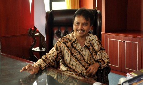 Menpora Roy Suryo