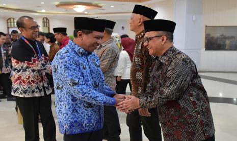 Menpora Zainudin Amali berharap kepada pengurus Badan Standardisasi dan Akreditasi Nasional Keolahragaa (BSANK) periode 2020-2024 membantu Kemenpora di bidang keolahragaan sebab tugas BSANK adalah standardisasi dan akreditasi keolahragaan secara nasional. (isitimewa)