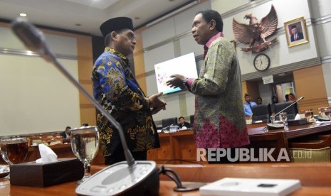 Anggota Komisi III DPR Muhammad Syafi (kiri)