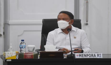 Menpora RI Zainudin Amali dalam Rakor Penyelenggaraan Liga 1 yang dihadiri oleh Kementerian Pemuda dan Olahraga (Kemenpora) RI, Persatuan Sepak Bola Seluruh Indonesia (PSSI), PT Liga Indonesia Baru (LIB), Kementerian Kesehatan (Kemenkes), Polri, dan Satgas Covid-19 di Kantor Kemenpora, Jakarta, Selasa (19/7/2022).