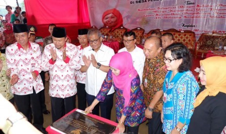 Mensos, Khofifah Indar Parawansa resmikan rumah warga komunitas adat terpencil