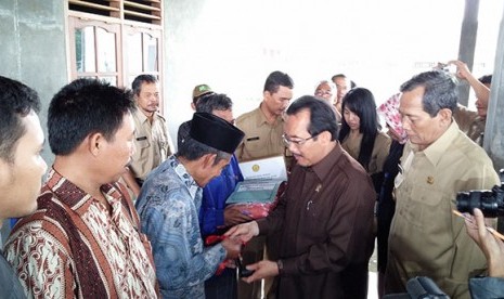 Mentan berikan bantuan benih padi di Demak