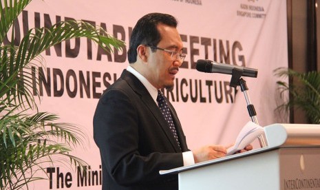 Mentan Suswono berbicara pada acara Roundtable Meeting on Indonesian  Agriculture di Singapura. 