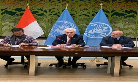 Mentan Syahrul Yasin Limpo saat bertemu dengan Deputy Director General FAO Laurent Thomas (21/1) di kantor pusat FAO, Roma, Italia. Mentan menyatakan Indonesia selama ini bantu negara mitra terkait Ketahanan Pangan