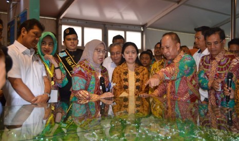 Menter PMK Puan dalam acara Tangerang Selatan Global Inovation Forum di Gedung Puspitek, Serpong, Tangerang Selatan, Banten,