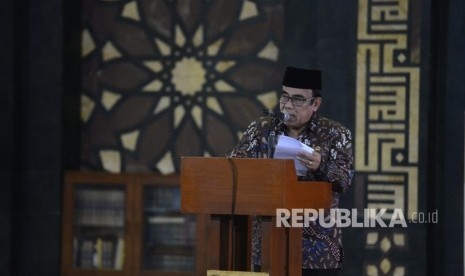 Menteri Agama Fachrul Razi memberikan sambutan pada acara Festival Republik dan Dzikir Nasional 2019 di Masjid At-Tin, Jakarta, Selasa (31/12). 